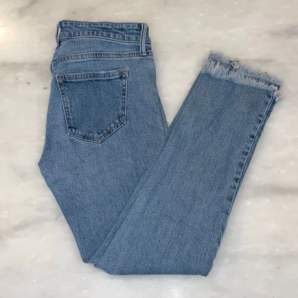 Gap Jeans Denim Blue  Girlfriend Distressed Ankle Jeans